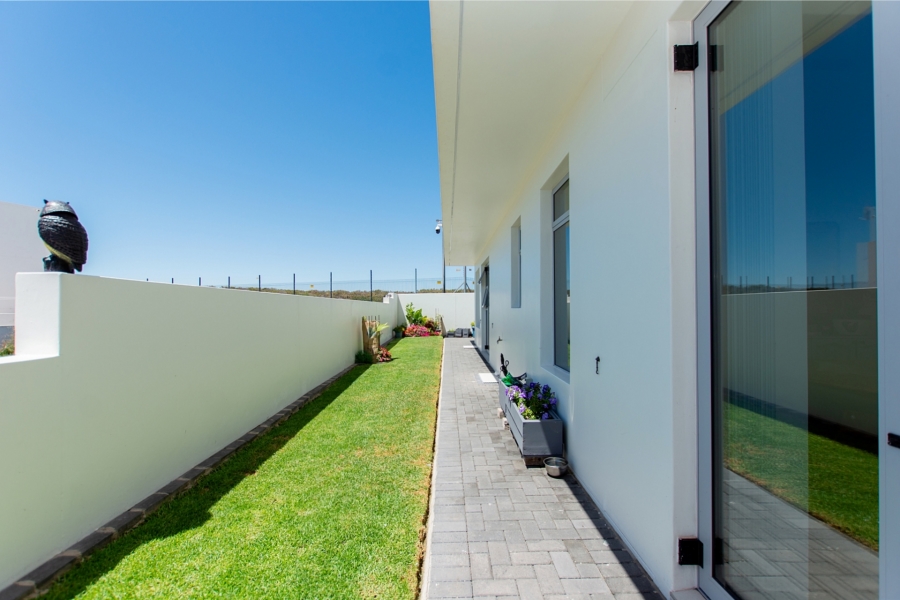 5 Bedroom Property for Sale in Paradise Beach Western Cape